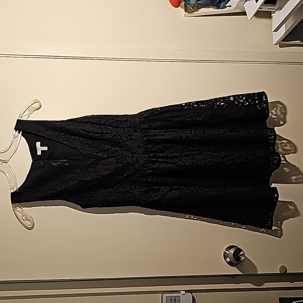 Joie Black Lace Lined Cocktail Dress XS Lightweight, Flowy Plunge Neckline